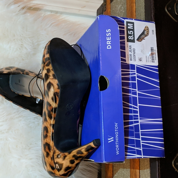 Worthington Leopard Heels - Picture 3 of 4